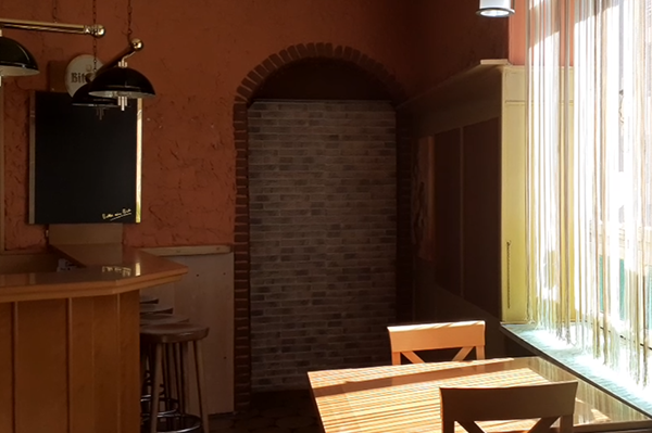 Eingangsbereich des Studios vor der Renovierung in Merzig